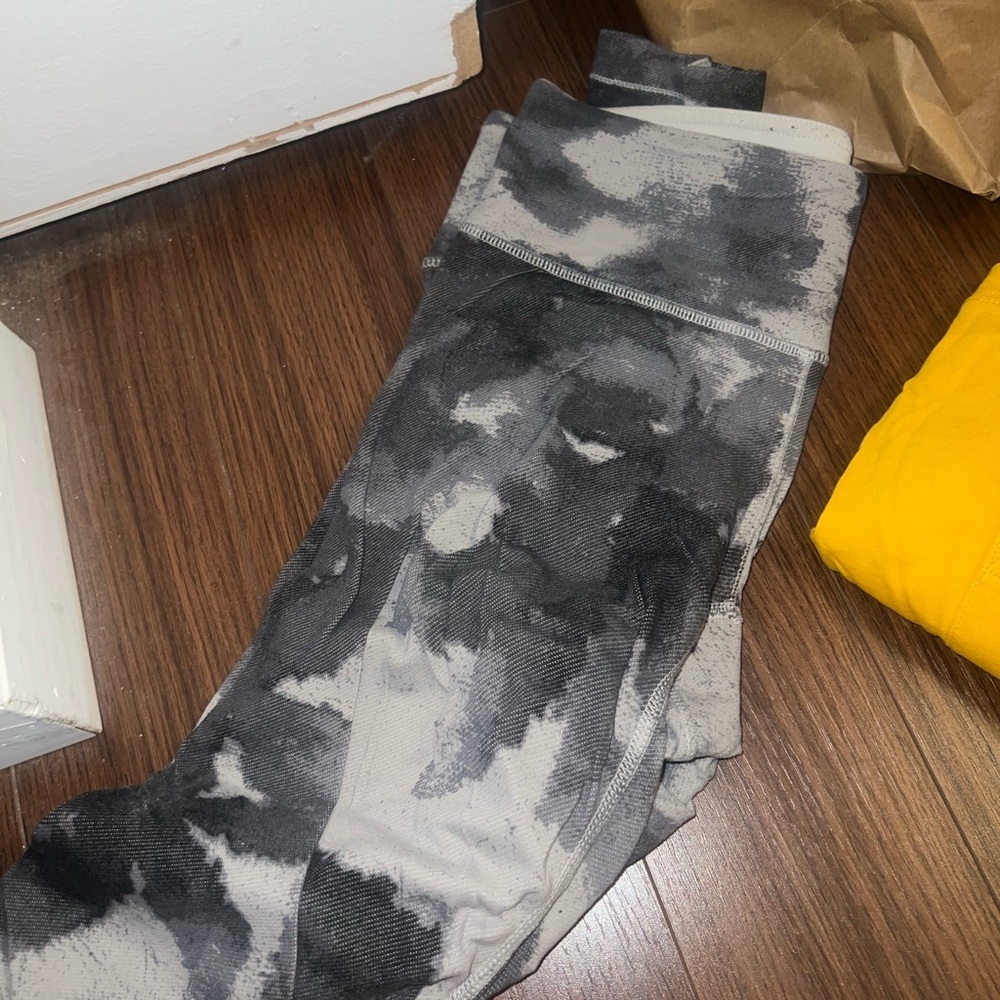 Lulu lemon Wonder Under Grey Camo Flower Print Leggings